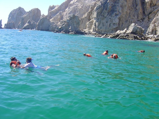 Mundo submarino en snorkel